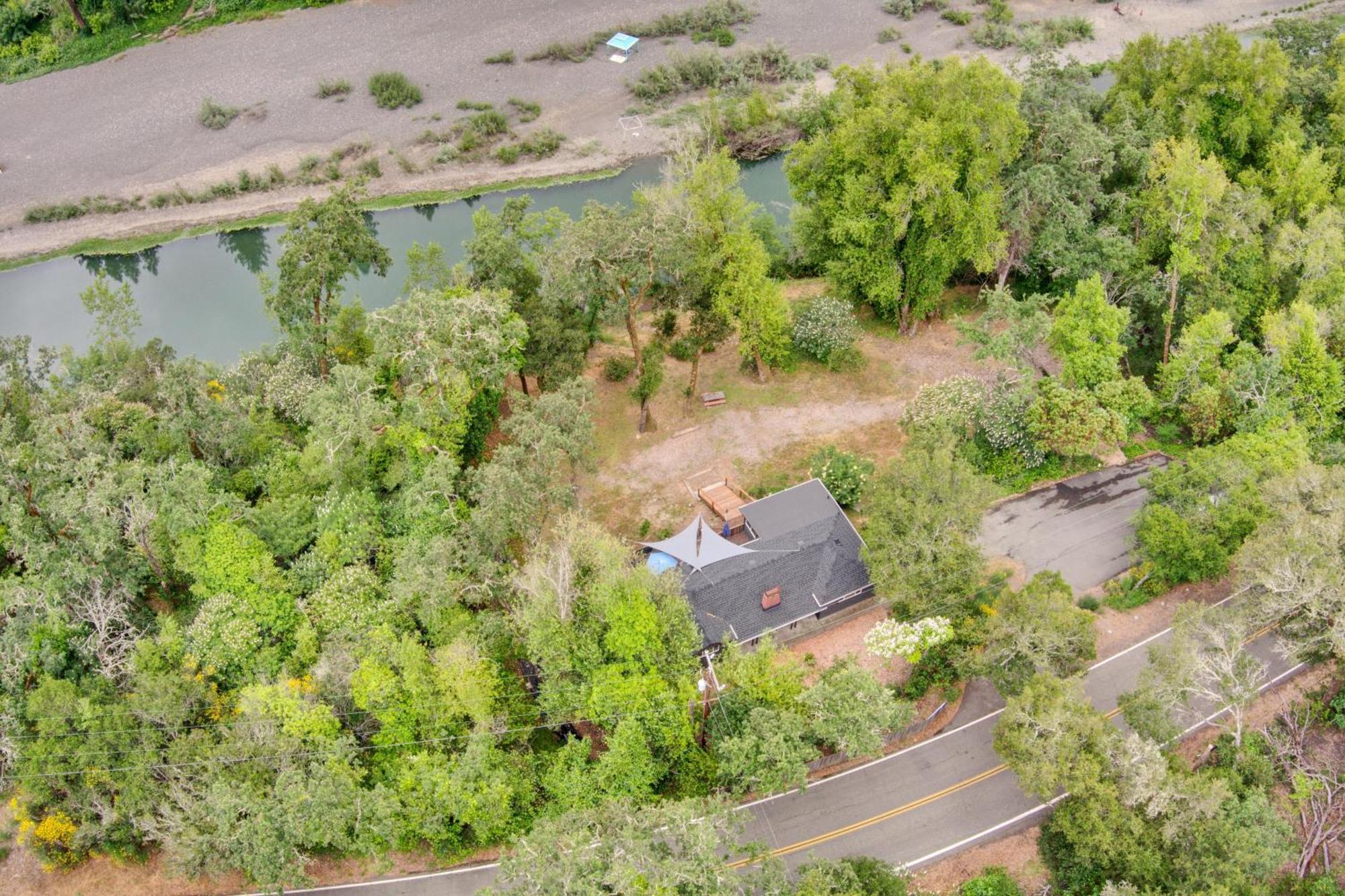 Rivers Breeze Relaxing Riverside Cabin With Private Suite Kayaks Healdsburg Exterior foto